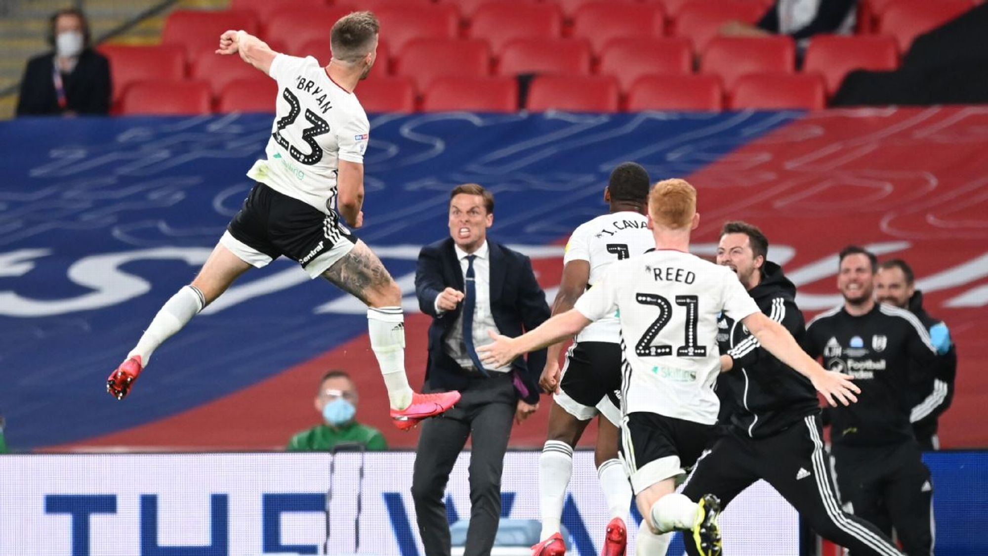 也展現出俱 也展現出俱