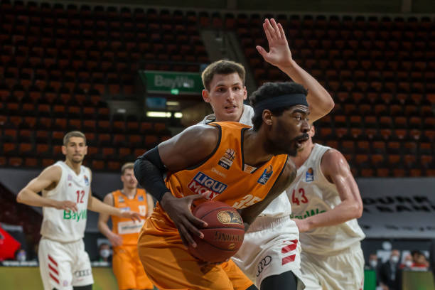 的中场球员 的中场球员