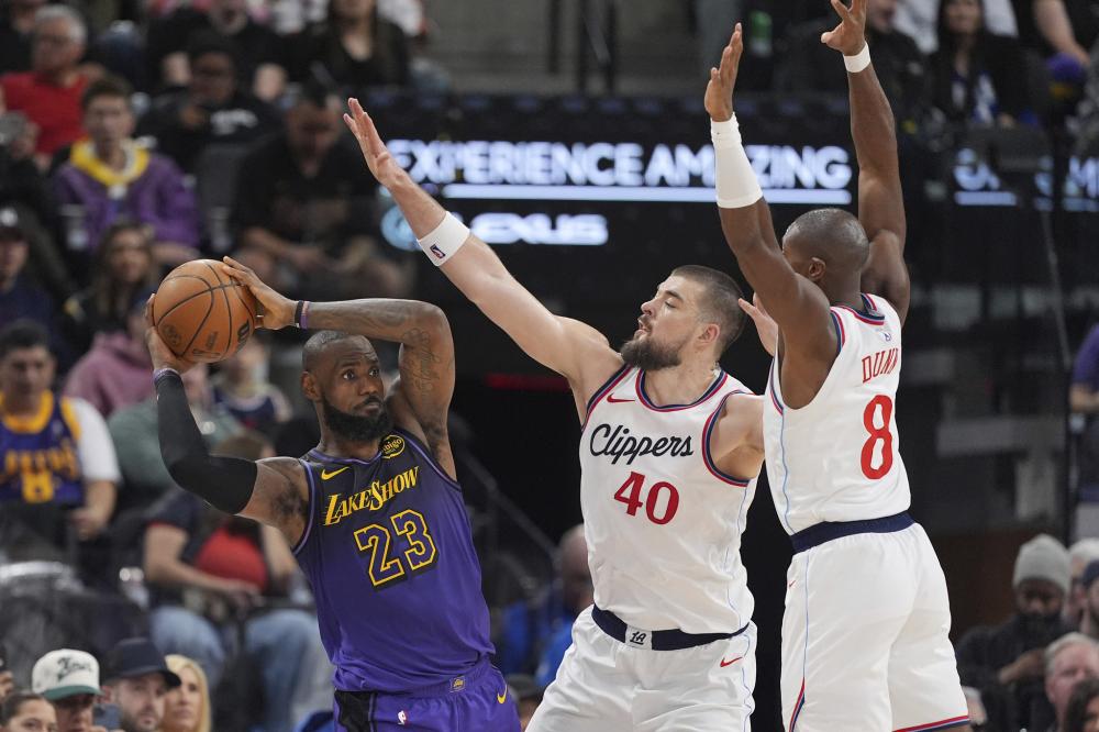 队的边路突 队的边路突